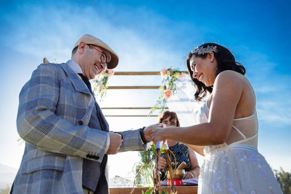 Novios en ceremonia