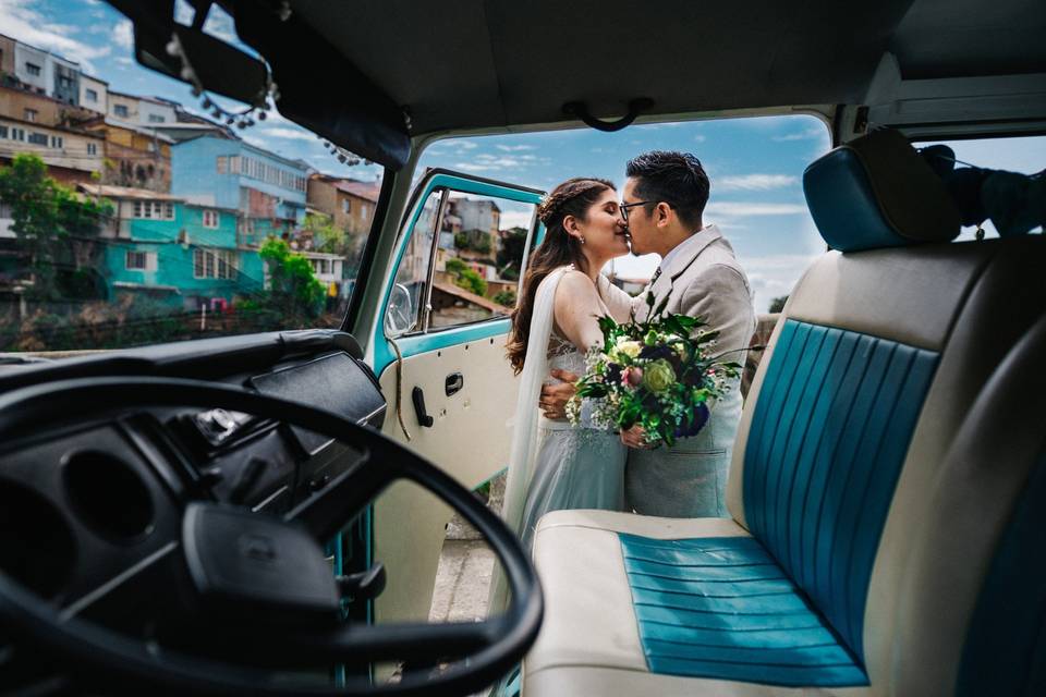 Novios en cerro alegre