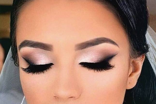 Maquillaje y peinado