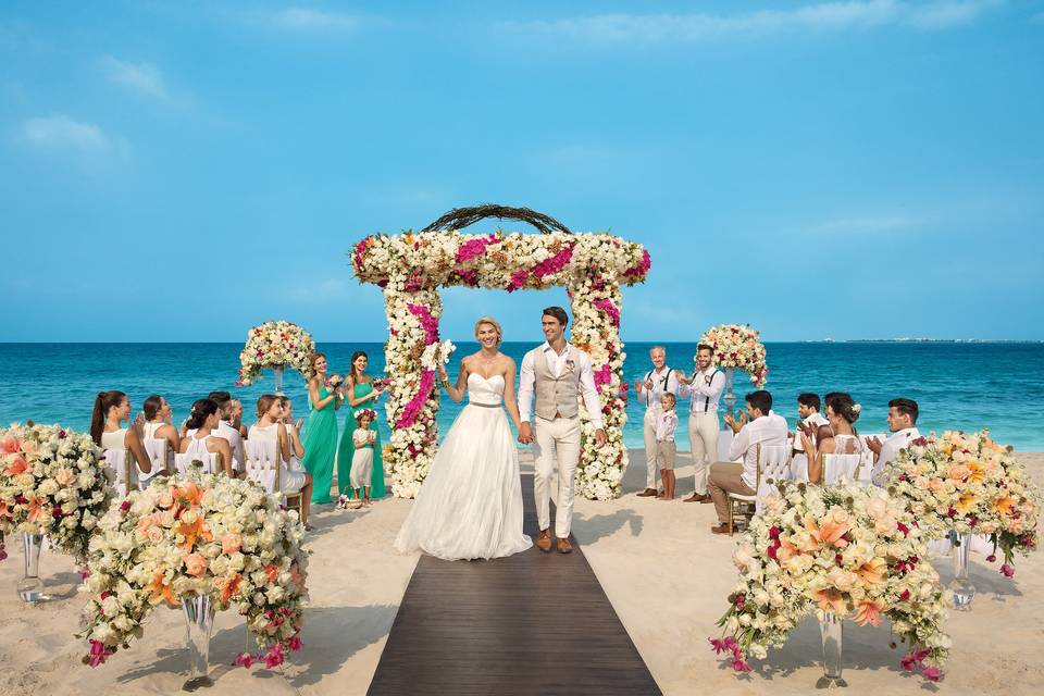 Gazebo de boda en la playa