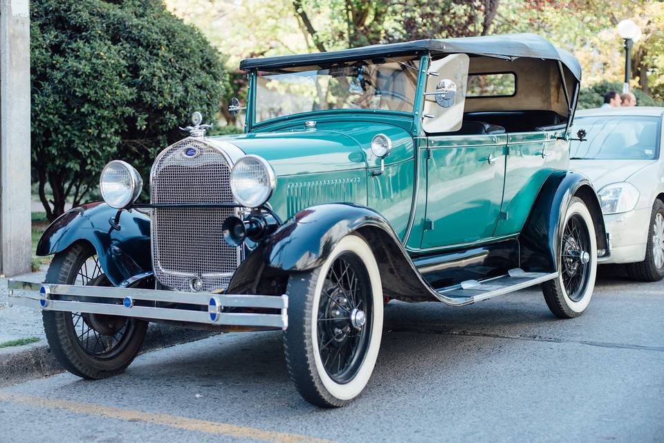 Ford a 1929 convertible