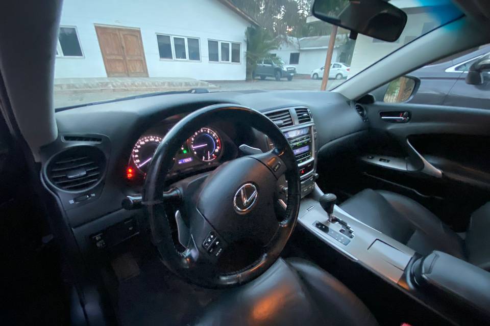 Interior IS250