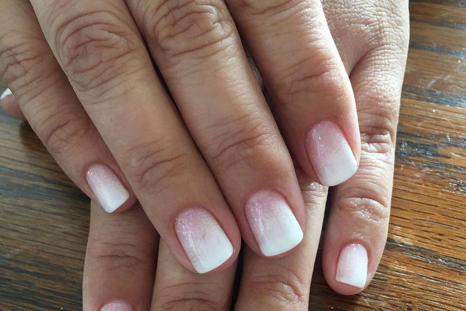 Uñas blancas con rosa