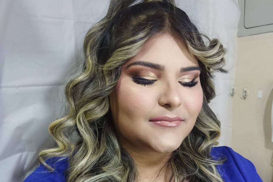 Maquillaje y peinado social