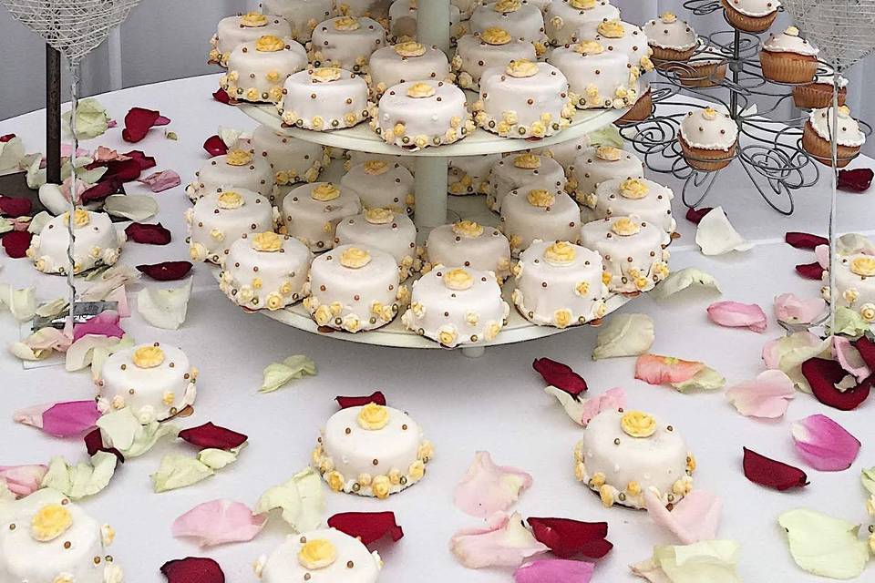 Torta mini tortas decoradas