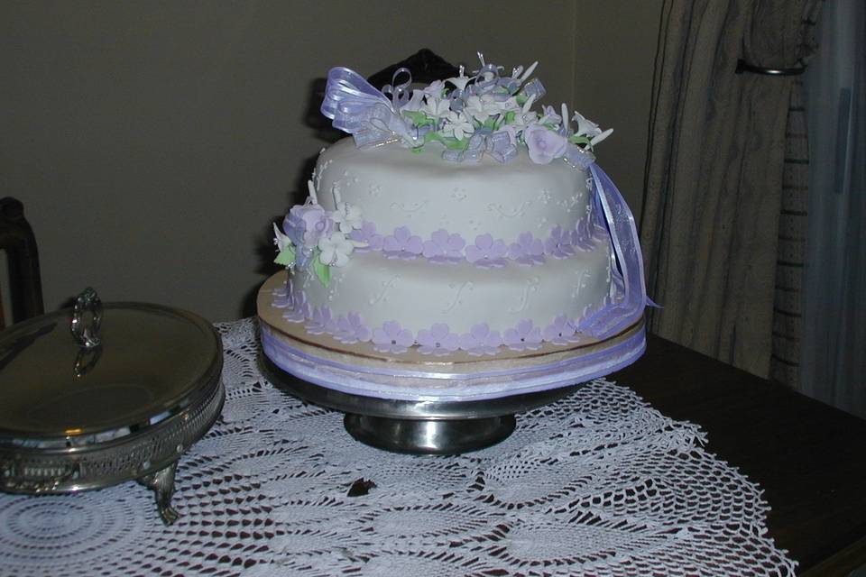 Torta de novios lila