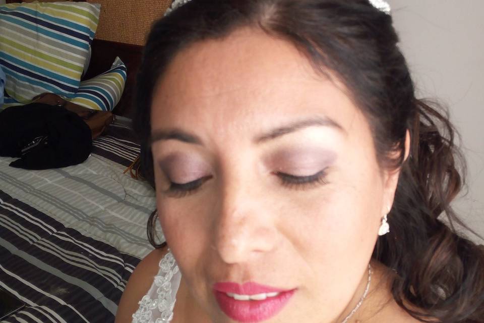 Maquillaje y peinado