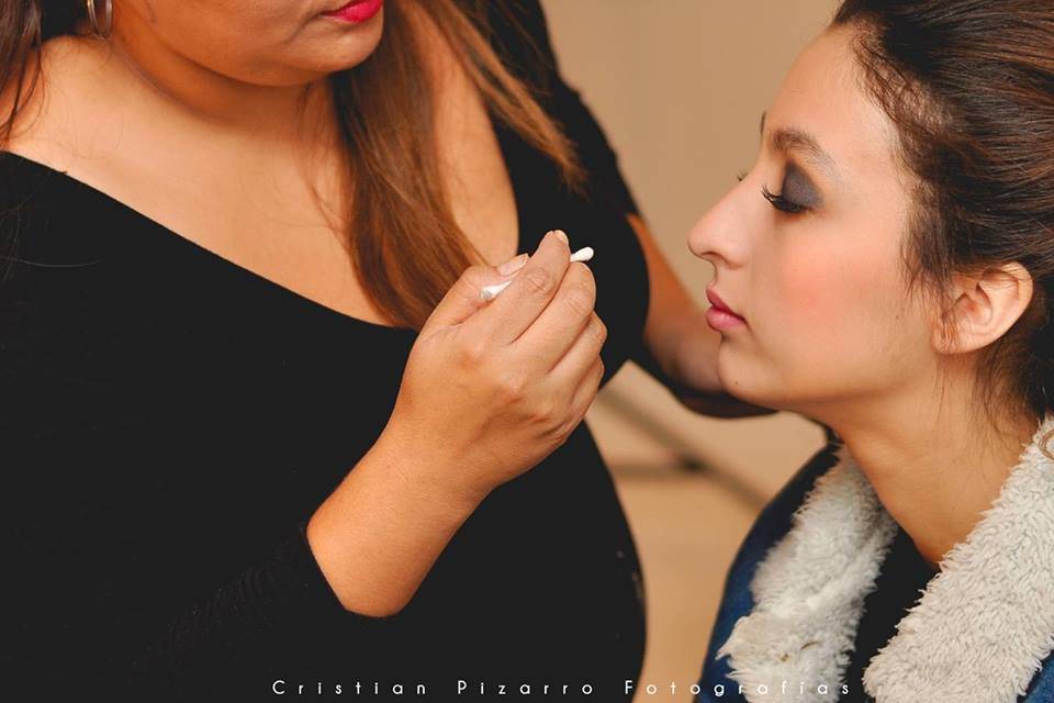 Maquillaje y peinado de novias