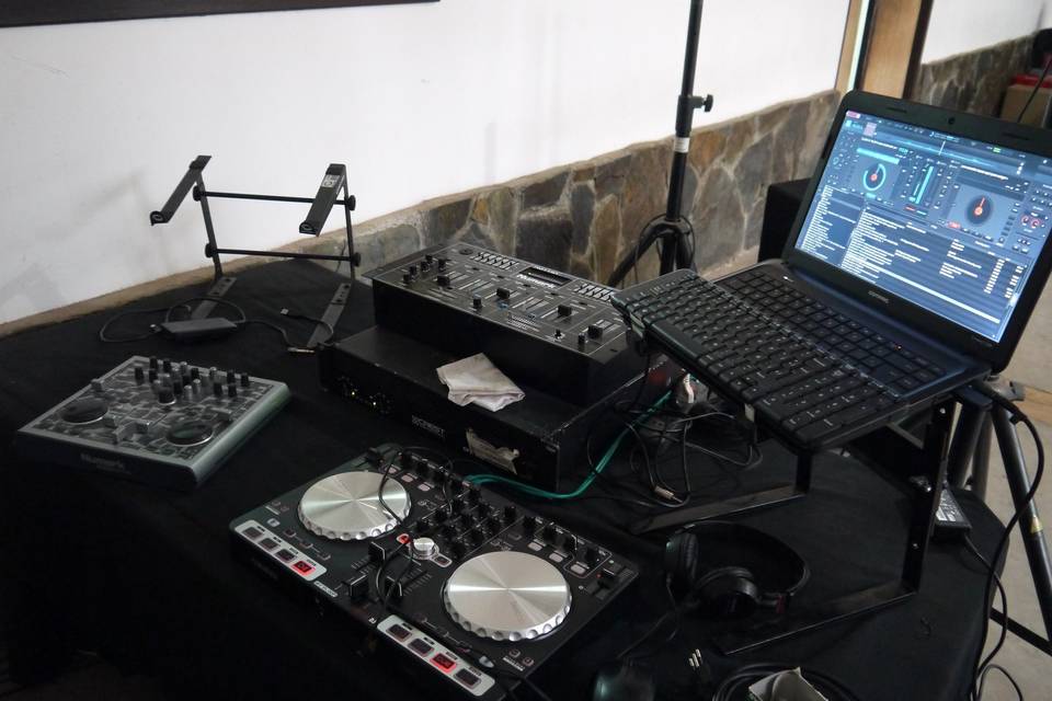 DJ equipos de sonido