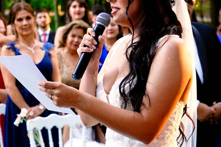 Novia dando el discurso