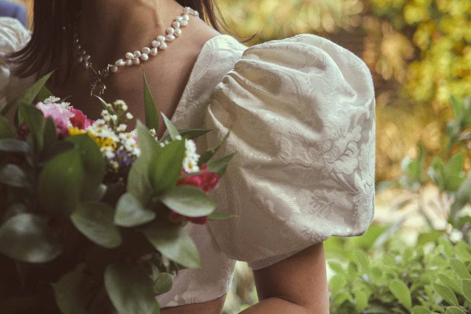 Manga abullonada de vestido de novia