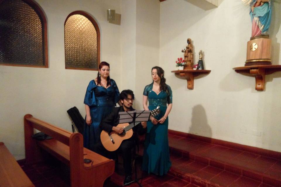 En la iglesia