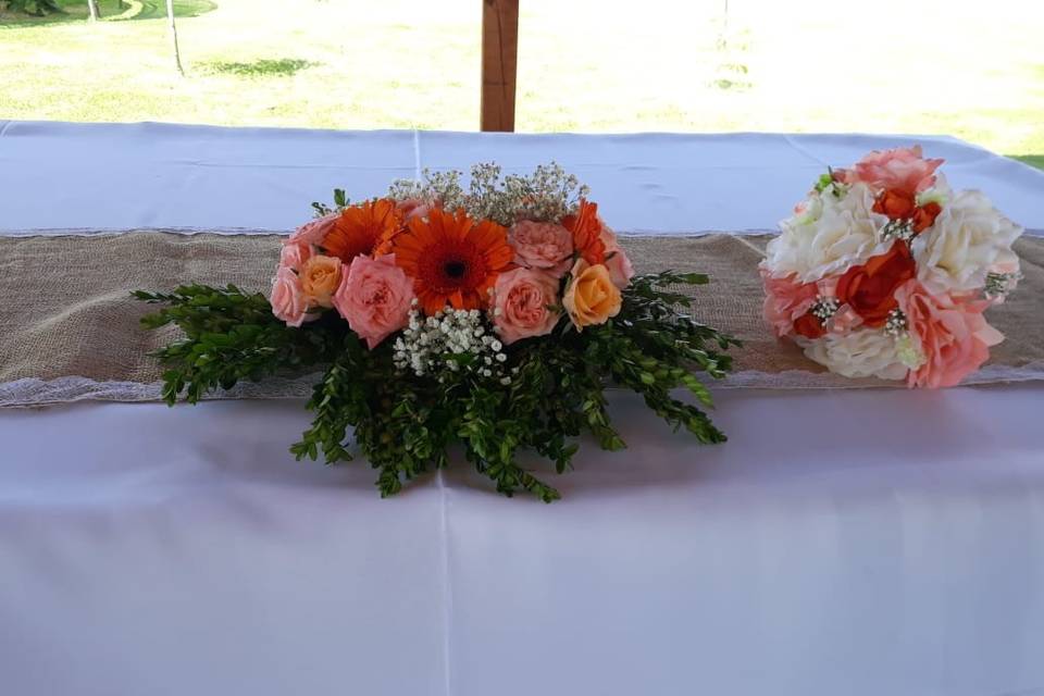 Arreglo floral mesa de novios