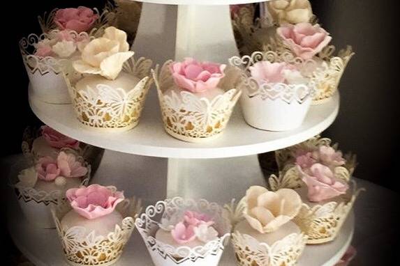 Peonía y cupcakes florales