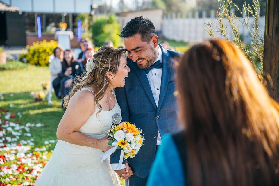 Felices en el altar