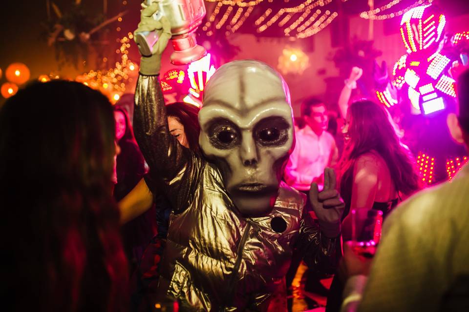 Aliens party