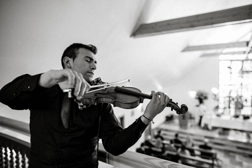 Violinista Capilla Choshuenco