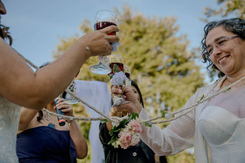 Brindis en ceremonia.