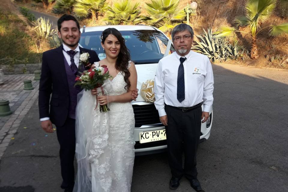Matrimonio junto al chófer