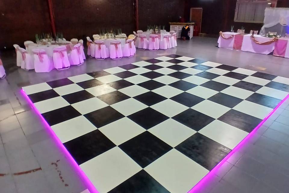 Pista de baile estilo ajedrez